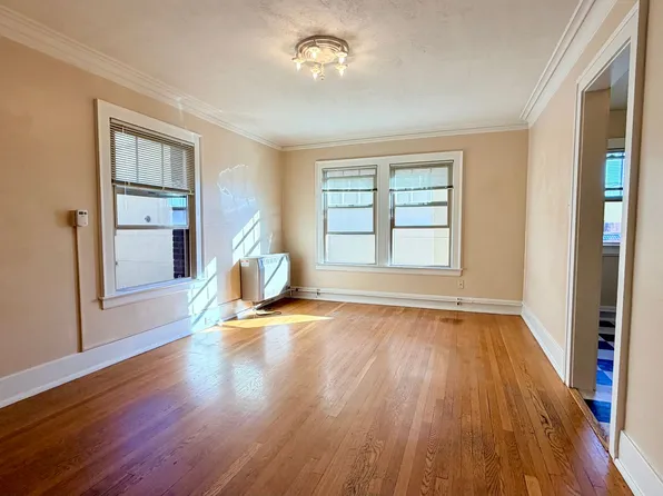 Olympic Arms / Grayson, 201 & 209 W Olympic Pl #9-103, Seattle, WA 98119