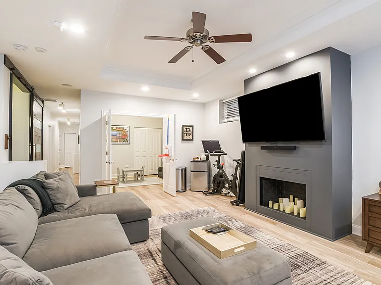 1507 W Cortez St #102 — Photo 18