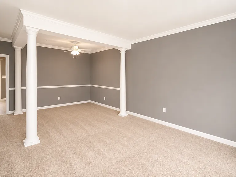 2218 Mears Ln — Photo 7