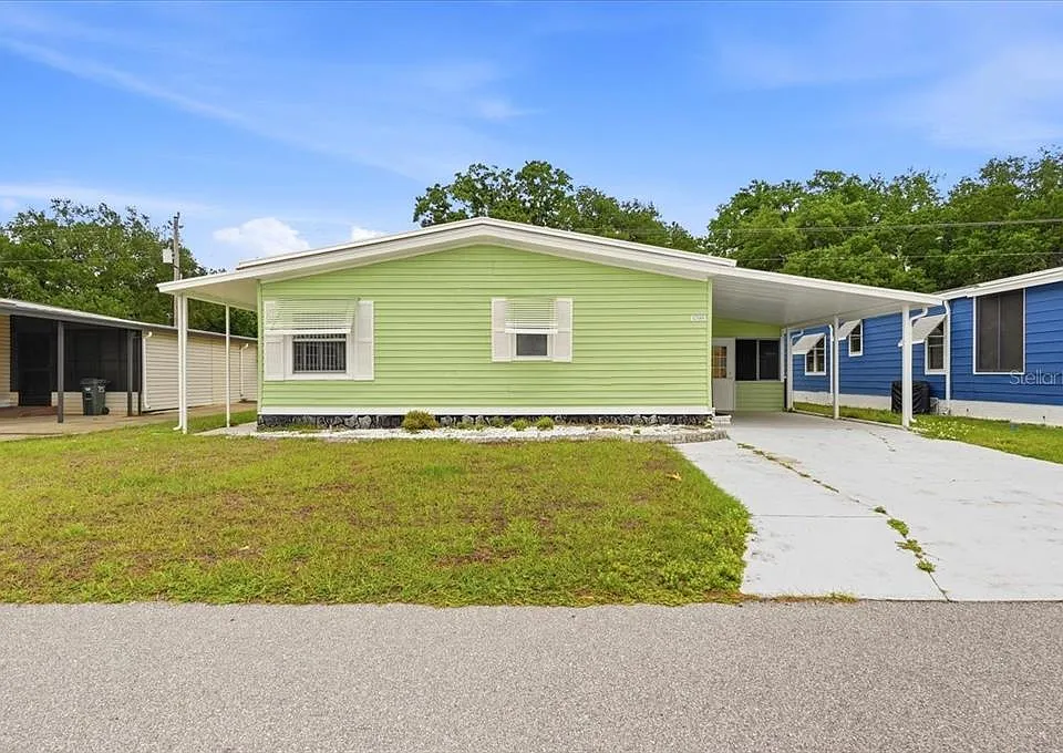 1798 Fox Hill Dr