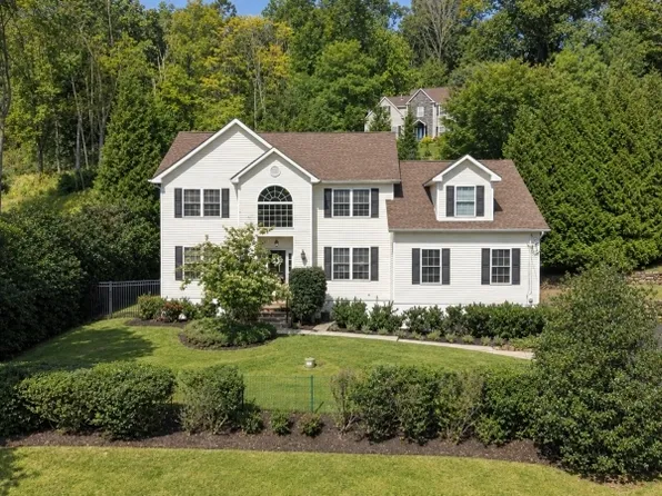 94 Cregar Rd, High Bridge Boro, NJ 08829