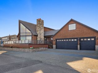 301 Driftwood Shores Rd, Camano Island, WA 98282