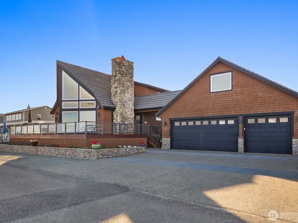 301 Driftwood Shores Road, Camano Island, WA 98282