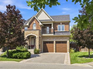 218 Arctic Actress Ct, Oshawa, ON L1L 0H3