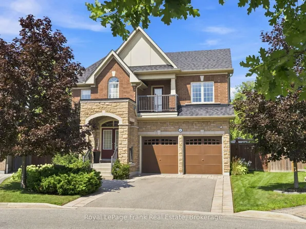 218 Arctic Actress Ct, Oshawa, ON L1L 0H3