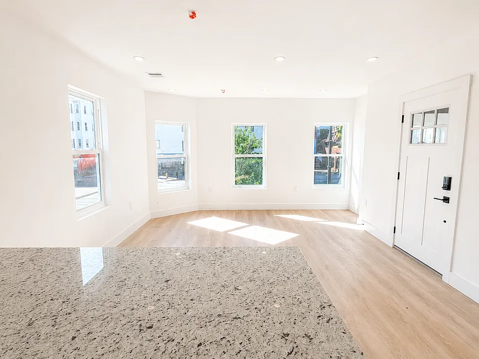 275 Shrewsbury St #1