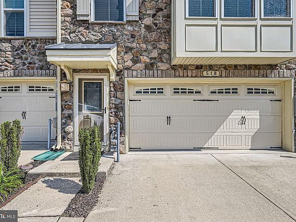 3rd image of 518 Fox River Hills Way