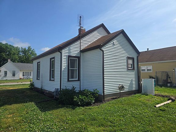 3rd image of 441 W Ave E