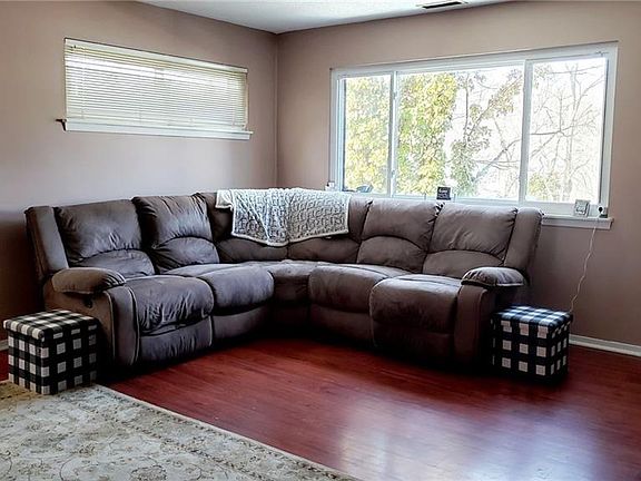 5th image of 81 Main St Unit 33C