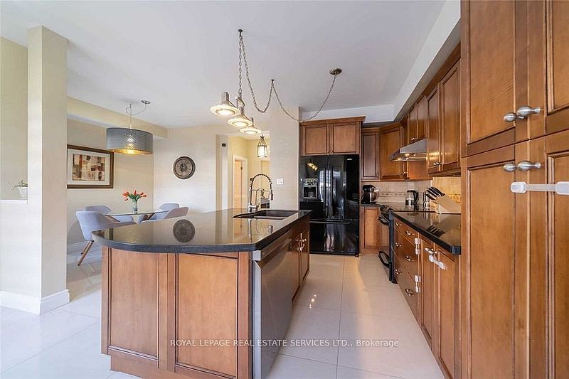 Oakville Townhouse for rent - 4 Bedrooms — photo 8