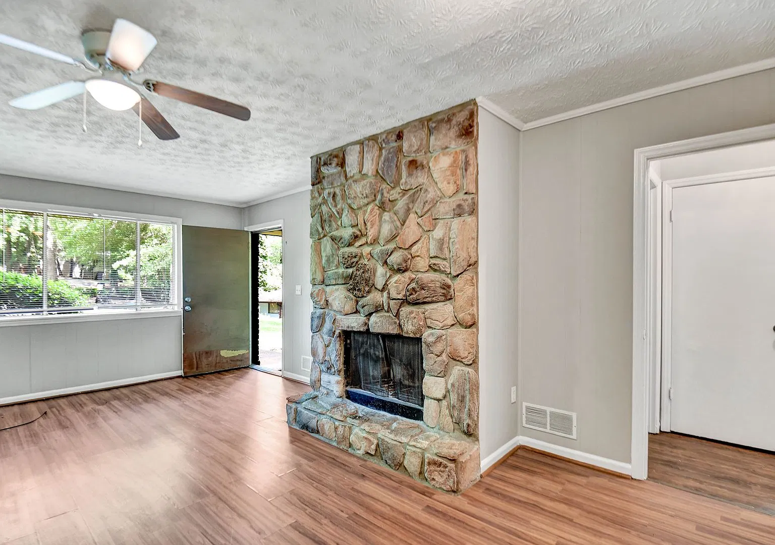 80 Cedar Dr — Photo 4