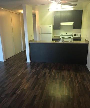 2BR 2BATH-LIVING ROOM/DINING ROOM