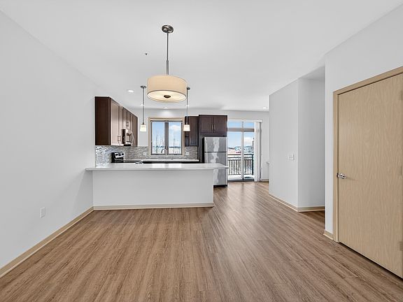 4th image of 2814 No Oaks Rdg