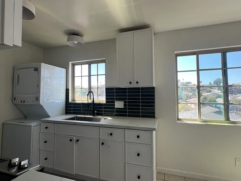420 Hoitt St #8 — Photo 2