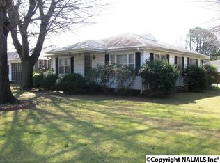 1913 8th St SE, Decatur, AL 35601