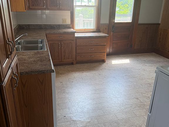 4th image of 762 Highway 50 W #1