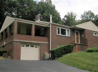 180 Buttermilk Ln, Hopwood, PA