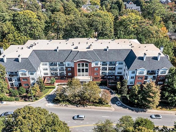 2nd image of 3275 Lenox Rd NE APT 105
