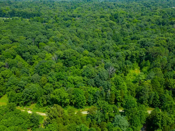 6035 Matlock Dr, Columbus, IN 47201