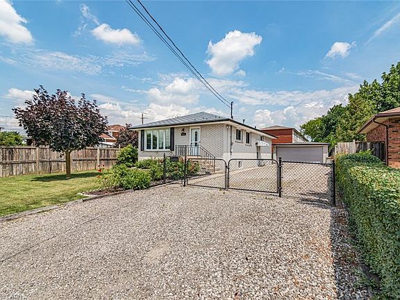 3rd image of 163 Britannia Ave