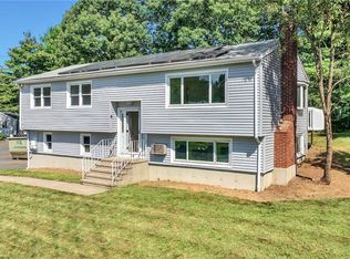 20 Fieldstone Rd, Waterbury, CT 06704