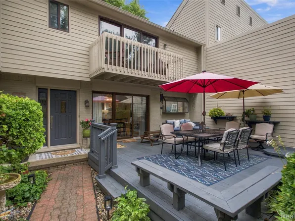 42662 Elizabeth Pl, Clinton Township, MI 48038