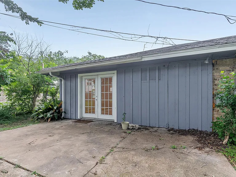 118 E Thornton Rd — Photo 22