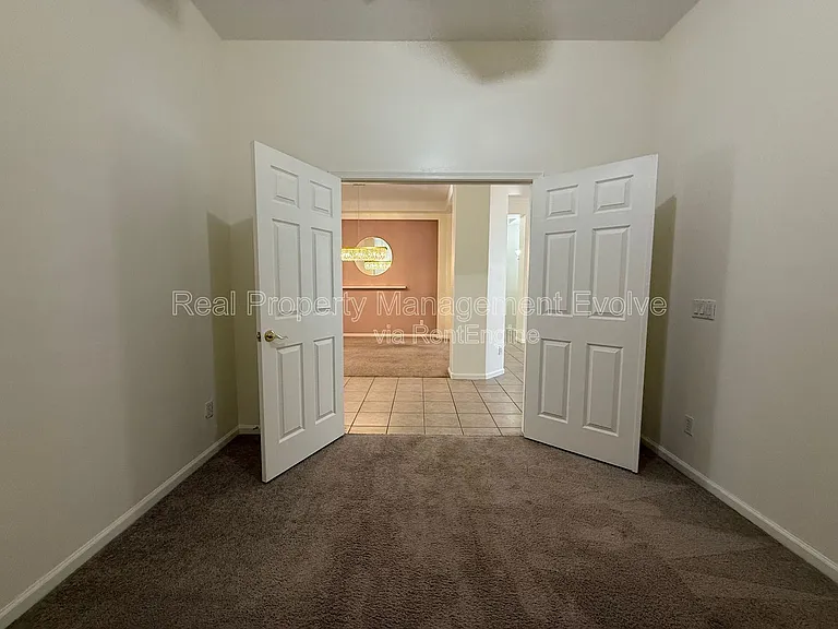 281 W Flamingo Dr — Photo 32