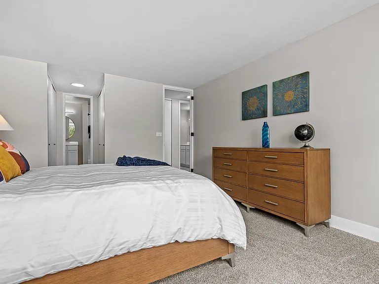 North Park Towers — Photo 19