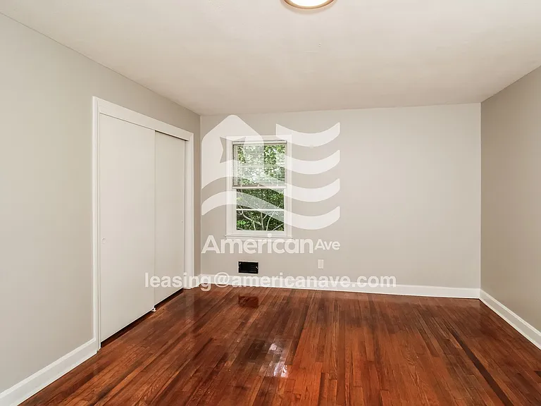 1574_011_wm_-_bedroom_12877024.jpg