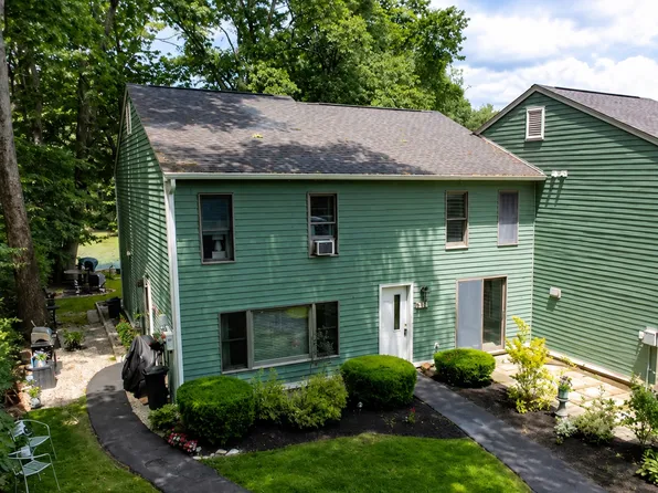 302 Piscassic St, Newmarket, NH 03857