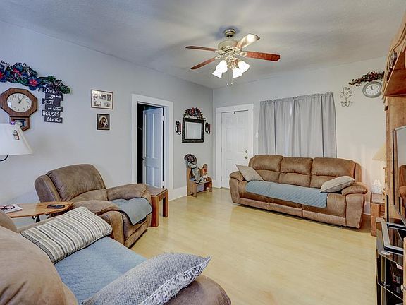 3rd image of 2118 Bird Avenue