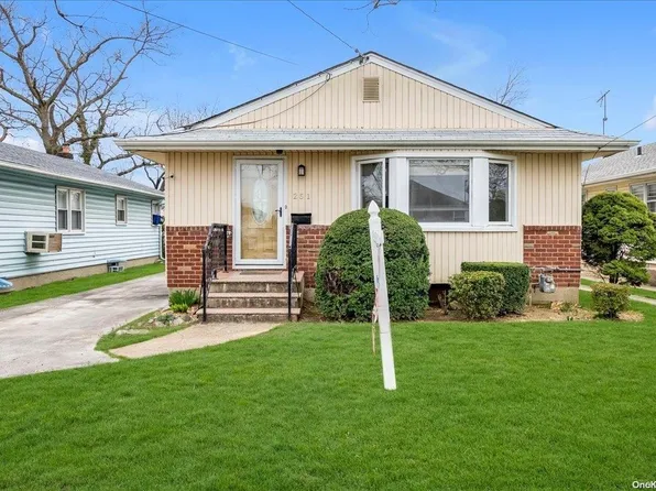 251 Marcus Avenue, New Hyde Park, NY 11040