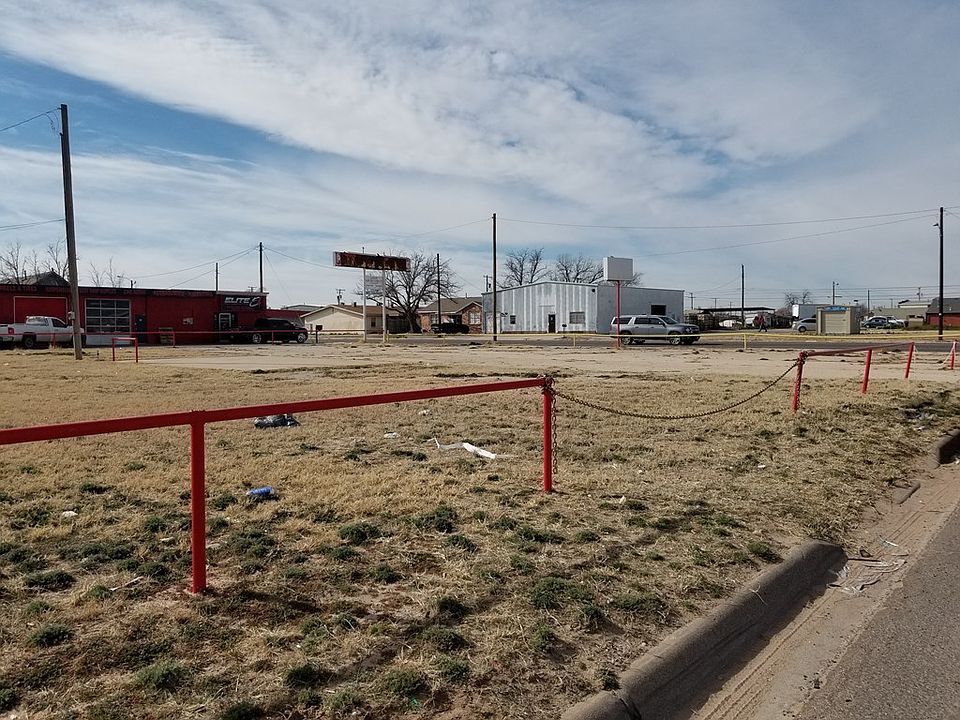 2nd image of 701 S Big Spring St