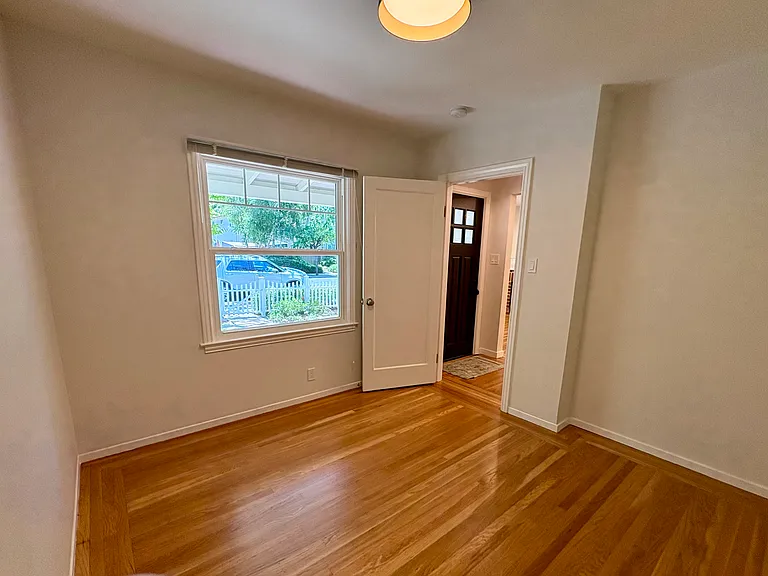 Smaller 2nd bedroom ideal for an office