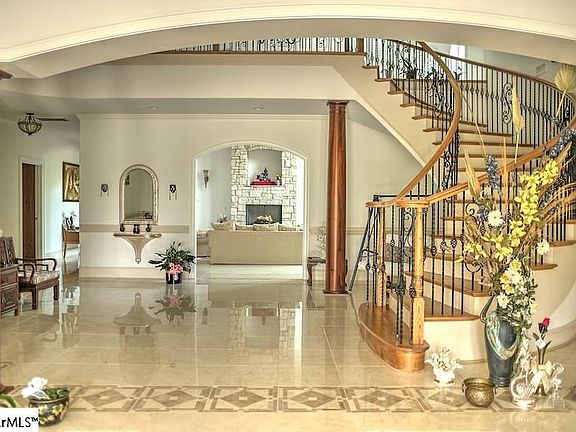 2nd image of 112 Reserve Dr