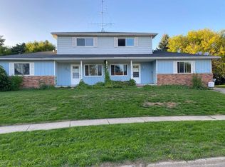149 Grand Manor Dr, Grand Ledge, MI 48837