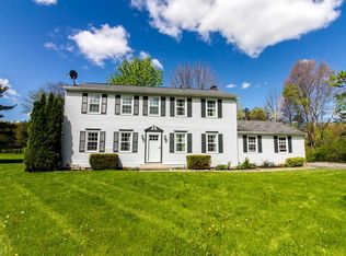 17924 Haskins Rd, Chagrin Falls, OH 44023