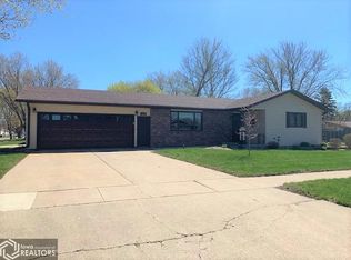 1318 N Johnson St, Algona, IA 50511