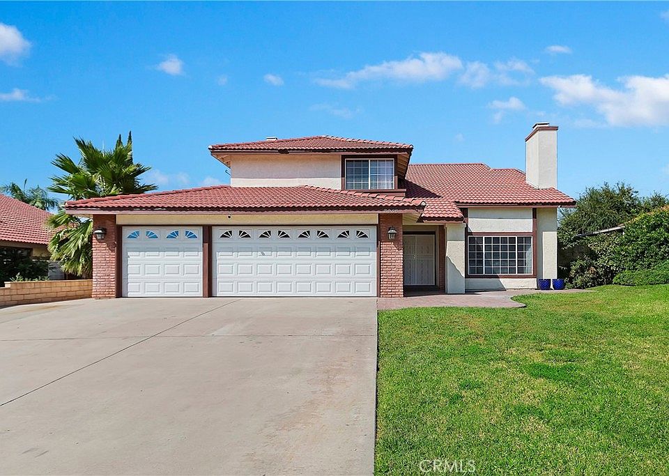 1st image of 3068 N Mojave Ct
