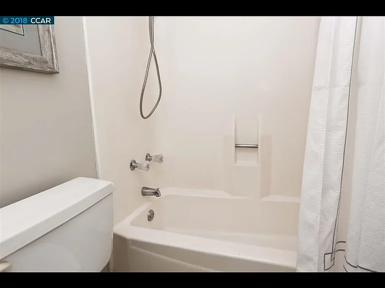 1771 Laguna St #8 — Photo 3