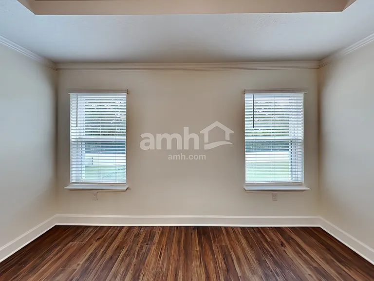 1115 Walden Pond Dr — Photo 11
