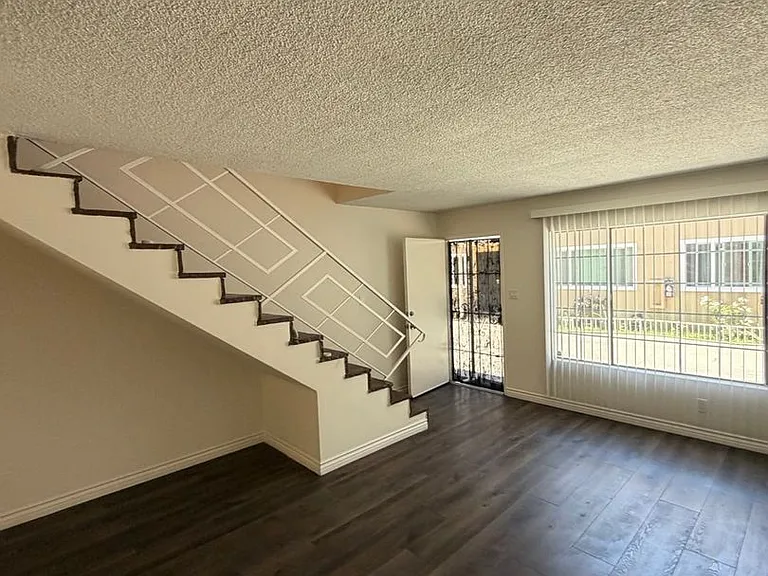 4340 Walnut — Photo 22
