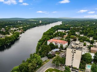 55 River Rd APT 10A, Manchester, NH 03104