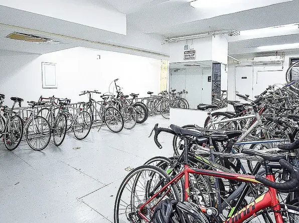 471 Central Park West image 9 of 13