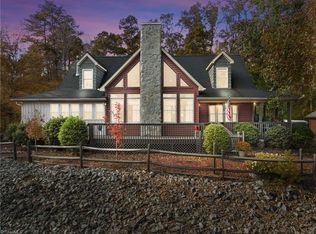 590 Walker Blvd, Thomasville, NC 27360