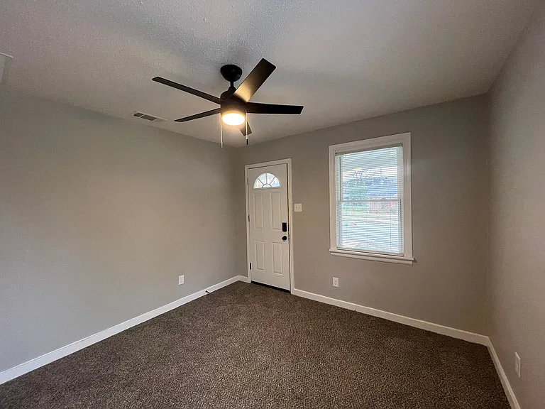 1385 Gold Ave — Photo 5