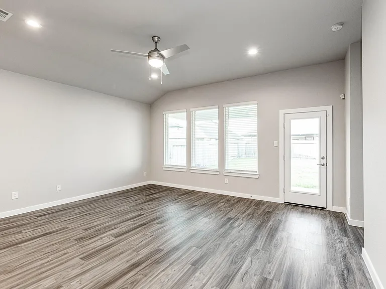 22806 Theodoli Dr — Photo 6