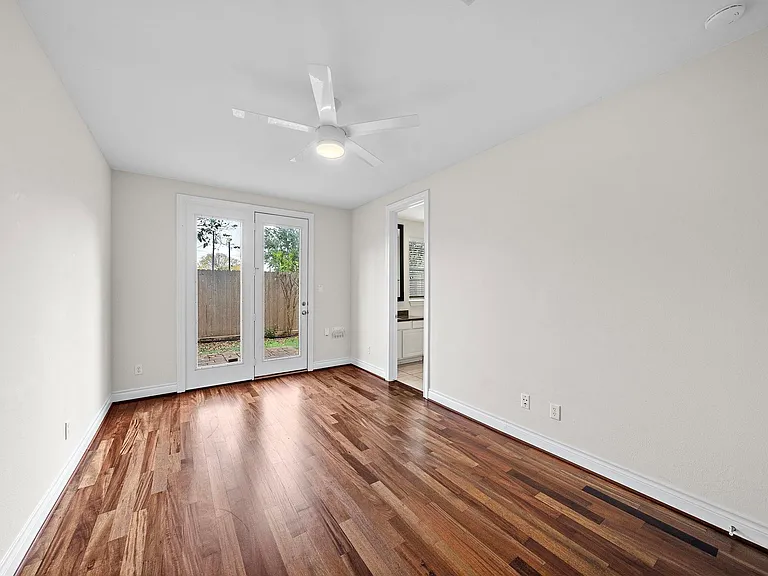2828 Sherwin St — Photo 8