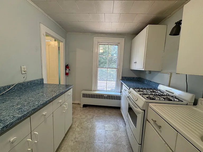87 N 5th St #2R — Photo 8